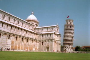 Leaning tower of Pisa (c)FreeFoto.com